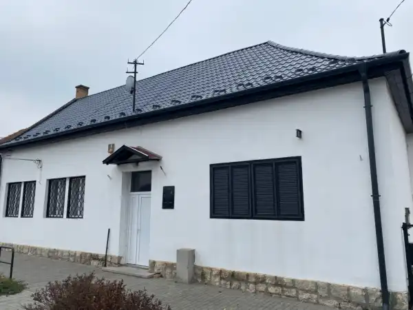 Eladó családi ház, Ács 4 szoba 120 m² 85 M Ft