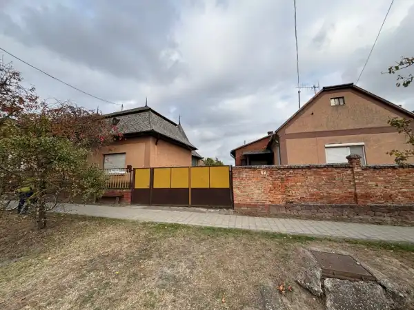 Eladó családi ház, Ászár 5 szoba 140 m² 35 M Ft Eladó családi ház, Ászár 5 szoba 140 m² 35 M Ft