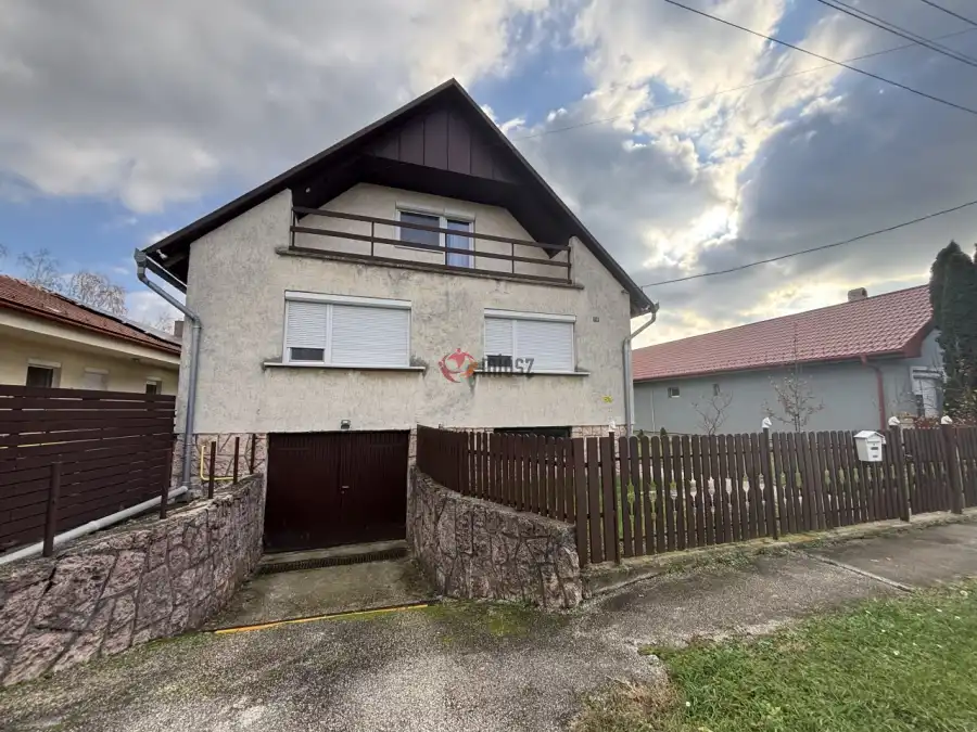 eladó családi ház, Bábolna