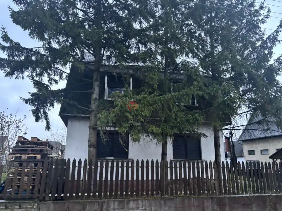 eladó családi ház, Bábolna