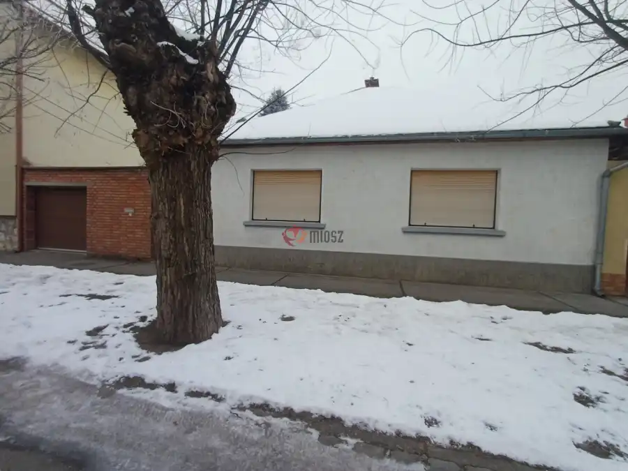 eladó családi ház, Baja
