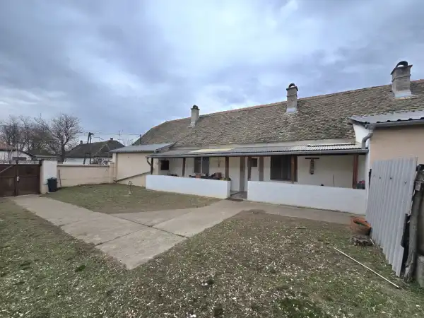 Eladó családi ház, Baja 5 szoba 150 m² 39 M Ft