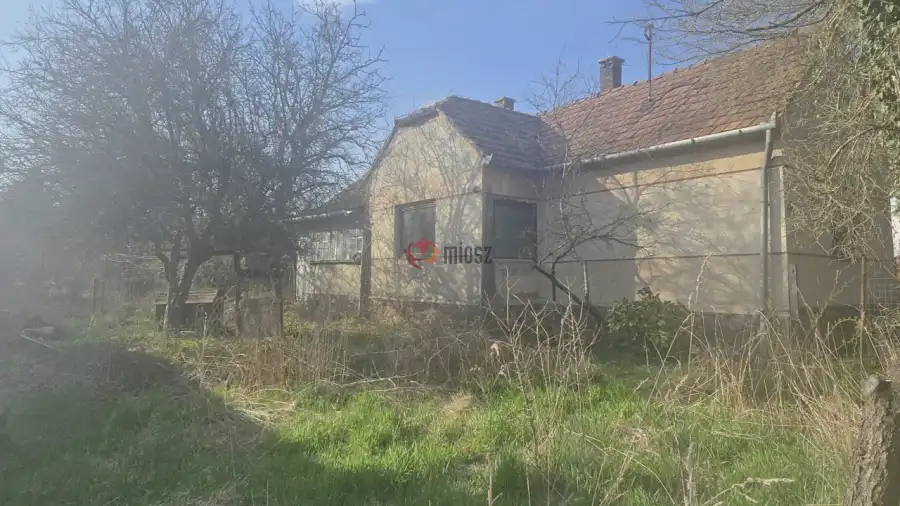 eladó családi ház, Bak