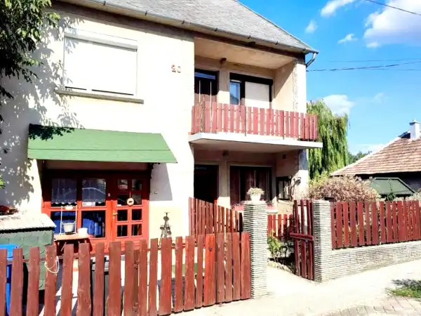 Eladó családi ház, Bakonynána 4 szoba 140 m² 55 M Ft