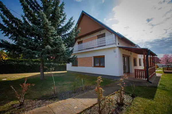 Eladó családi ház, Balatonboglár 7 szoba 150 m² 115 M Ft