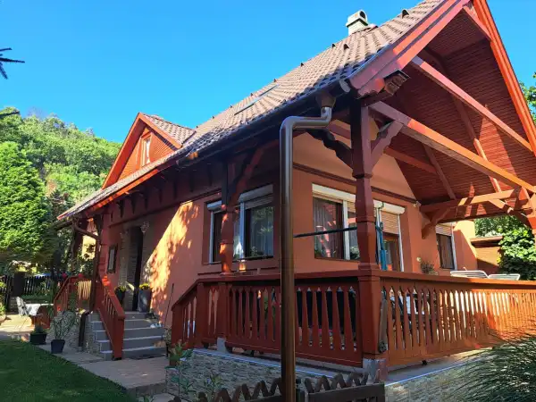 Eladó családi ház, Balatonkenese 5 szoba 120 m² 175 M Ft