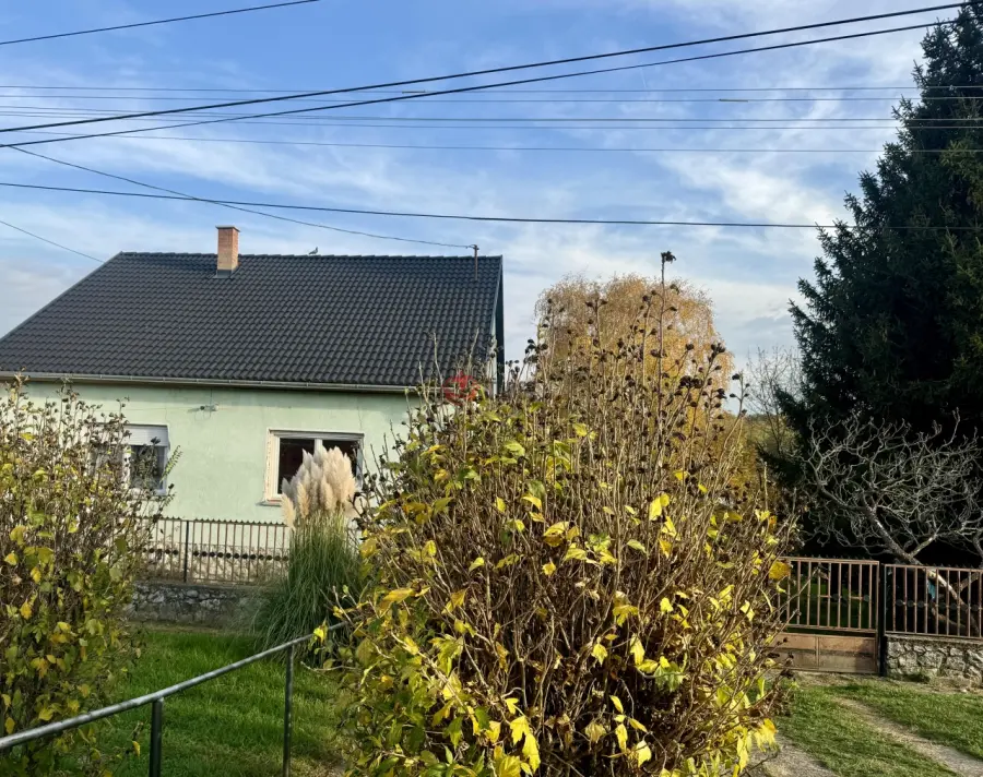eladó családi ház, Bár