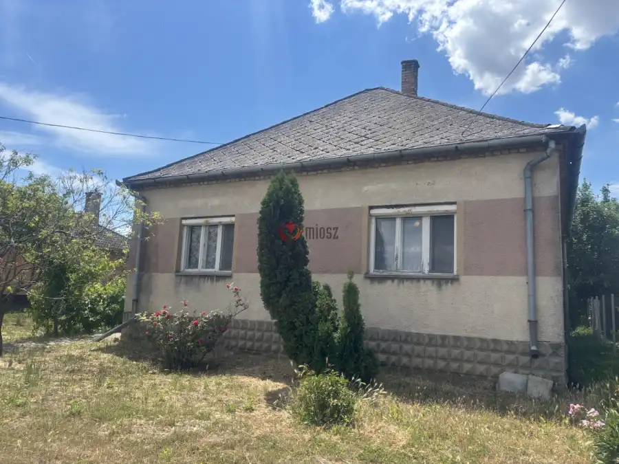 eladó családi ház, Bőny