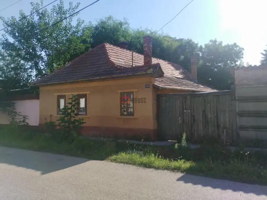 eladó családi ház, Cegléd