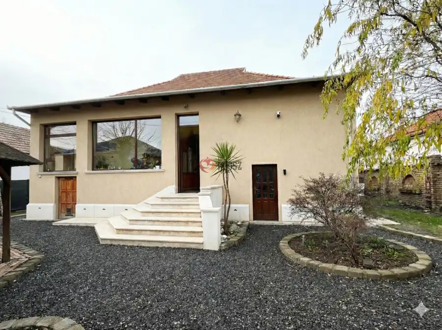 eladó családi ház, Cegléd