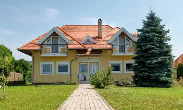 Eladó családi ház, Cserszegtomaj 6 szoba 180 m² 159.9 M Ft Eladó családi ház, Cserszegtomaj 6 szoba 180 m² 159.9 M Ft