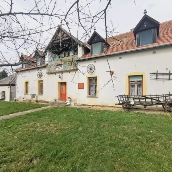 Eladó családi ház, Csonkahegyhát 6 szoba 200 m² 26.9 M Ft