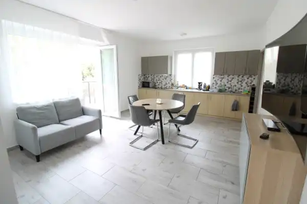 Eladó családi ház, Ecser 4+2 szoba 200 m² 150 M Ft