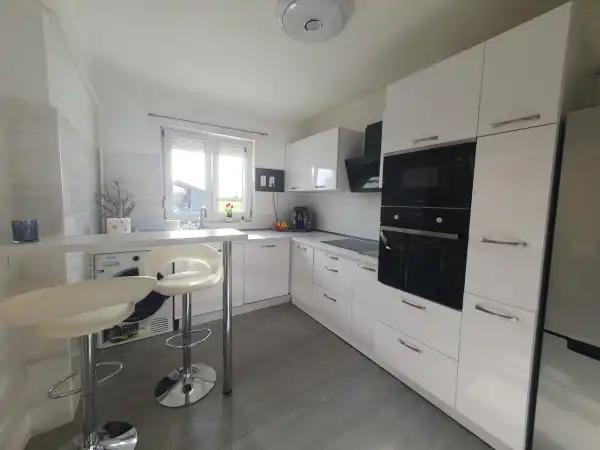 Eladó családi ház, Ercsi 4 szoba 160 m² 74.9 M Ft