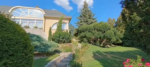 Eladó családi ház, Érd 5+1 szoba 350 m² 249 M Ft