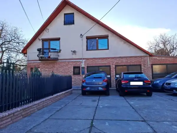 Eladó családi ház, Érd 6 szoba 300 m² 110 M Ft