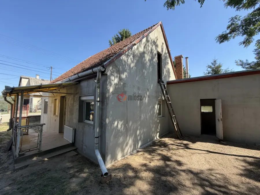 eladó családi ház, Erdőkertes