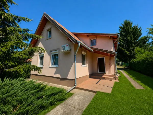 Eladó családi ház, Erdőkertes 2+1 szoba 72 m² 79.9 M Ft