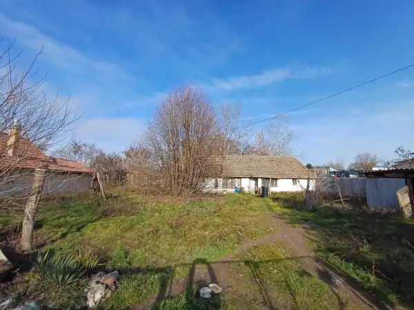 Eladó családi ház, Érsekcsanád 2 szoba 60 m² 6.5 M Ft