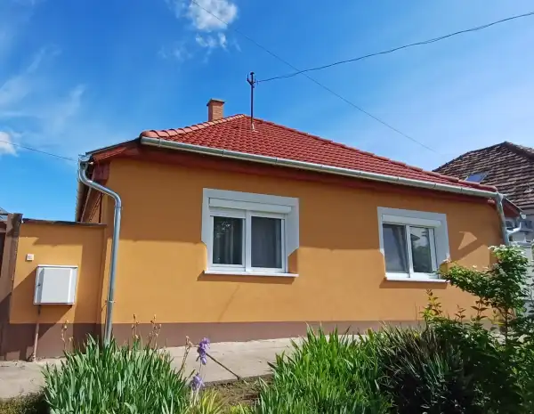 Eladó családi ház, Érsekcsanád 3 szoba 91 m² 25.5 M Ft