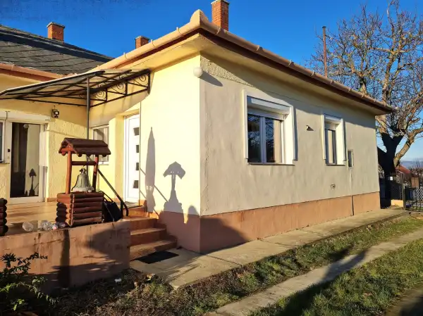 Eladó családi ház, Etyek 3 szoba 85 m² 87.99 M Ft