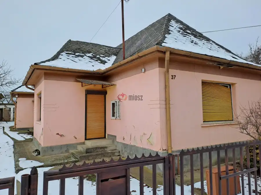 eladó családi ház, Felcsút