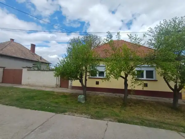 Eladó családi ház, Felsőszentiván 3 szoba 110 m² 17 M Ft
