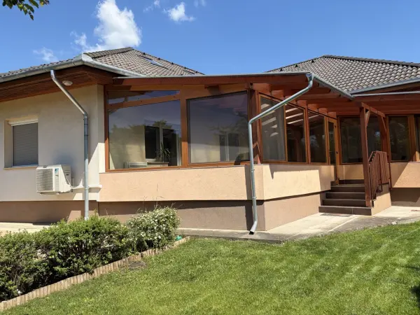 Eladó családi ház, Gödöllő 8 szoba 245 m² 279.7 M Ft