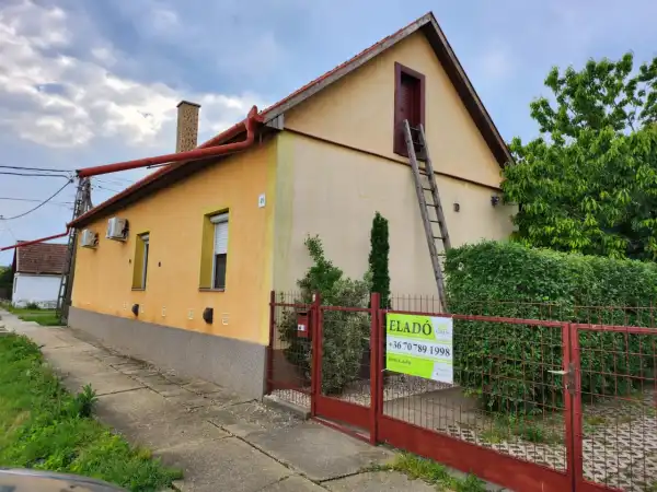 Eladó családi ház, Hajdúnánás 2 szoba 72 m² 34.9 M Ft Eladó családi ház, Hajdúnánás 2 szoba 72 m² 34.9 M Ft