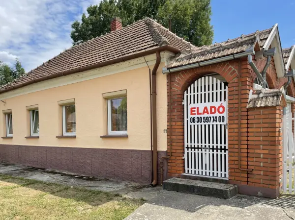 Eladó családi ház, Hosszúpereszteg 3 szoba 82 m² 29.9 M Ft