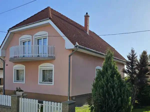 Eladó családi ház, Keszthely 6 szoba 210 m² 92.9 M Ft Eladó családi ház, Keszthely 6 szoba 210 m² 92.9 M Ft