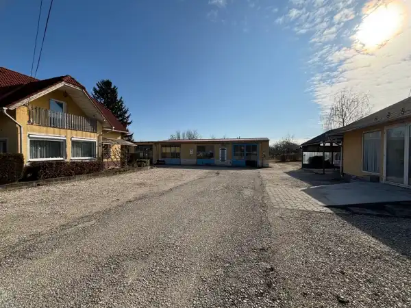 Eladó családi ház, Komárom 4 szoba 138 m² 130 M Ft Eladó családi ház, Komárom 4 szoba 138 m² 130 M Ft