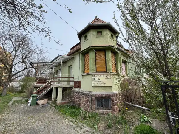 Eladó családi ház, Komárom 4 szoba 156 m² 53.9 M Ft