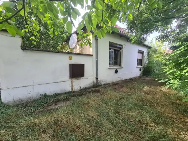 Eladó családi ház, Madaras 2 szoba 63 m² 2 M Ft