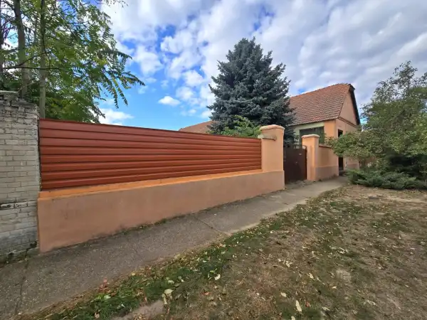 Eladó családi ház, Madaras 3 szoba 210 m² 13.5 M Ft Eladó családi ház, Madaras 3 szoba 210 m² 13.5 M Ft