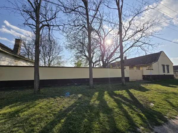 Eladó családi ház, Madaras 3 szoba 145 m² 7.5 M Ft