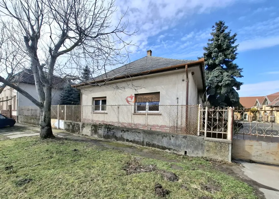 eladó családi ház, Majosháza