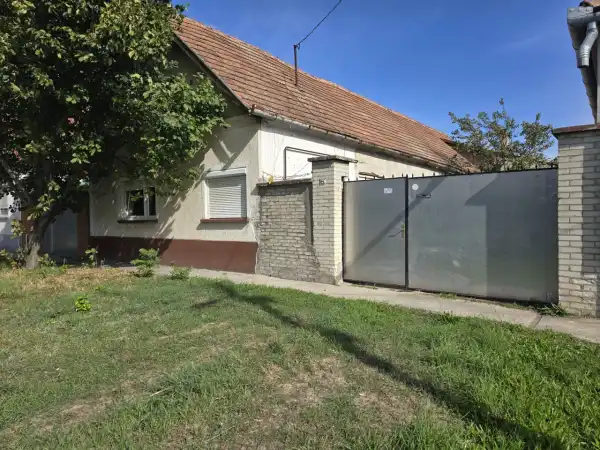 Eladó családi ház, Mélykút 2 szoba 76 m² 13 M Ft Eladó családi ház, Mélykút 2 szoba 76 m² 13 M Ft