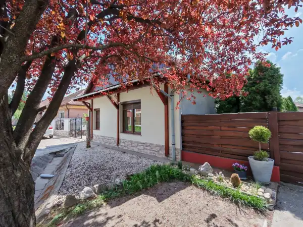 Eladó családi ház, Nagykáta 3+2 szoba 131 m² 64.5 M Ft