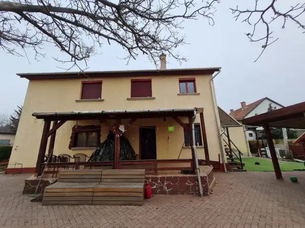 Eladó családi ház, Pécel 5+3 szoba 183 m² 134.99 M Ft