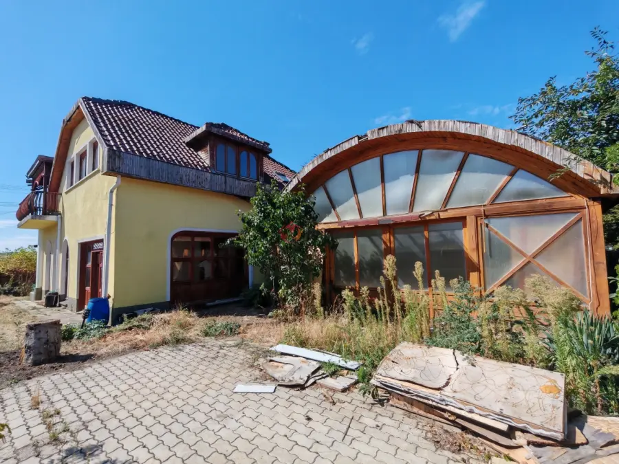 eladó családi ház, Pécel
