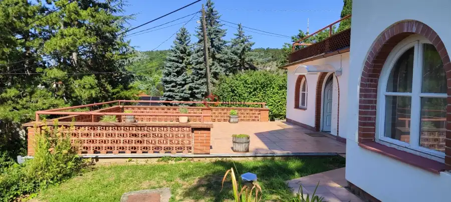 eladó családi ház, Pécs
