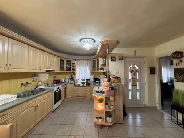 Eladó családi ház, Piliscsév 4 szoba 175 m² 89.9 M Ft