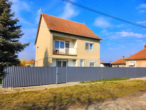 Eladó családi ház, Polgár 4 szoba 138 m² 49.5 M Ft