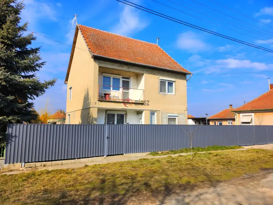eladó családi ház, Polgár