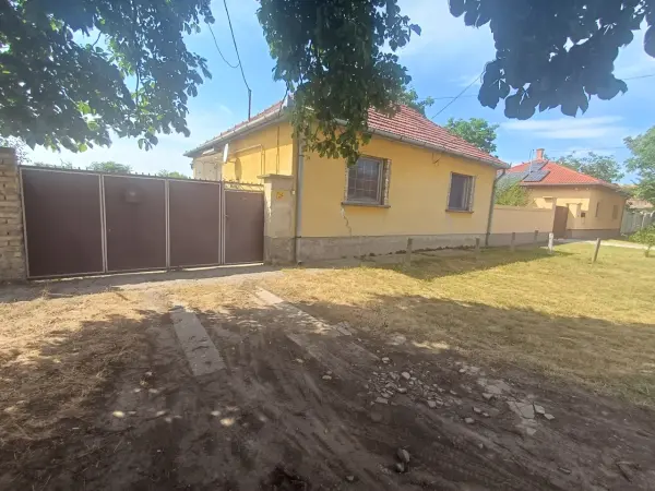 Eladó családi ház, Sükösd 3 szoba 81 m² 17.5 M Ft