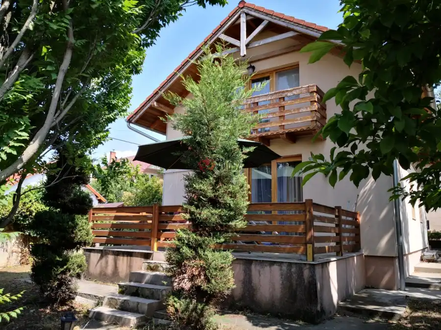 eladó családi ház, Szada