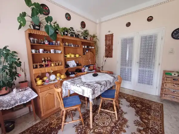 Eladó családi ház, Szeremle 3 szoba 210 m² 24.9 M Ft
