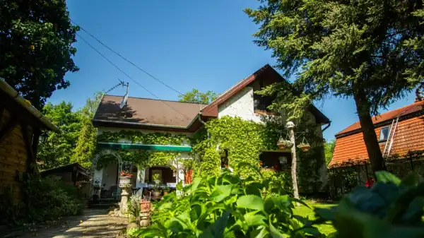 Eladó családi ház, Szigetmonostor 4+2 szoba 144 m² 89.9 M Ft