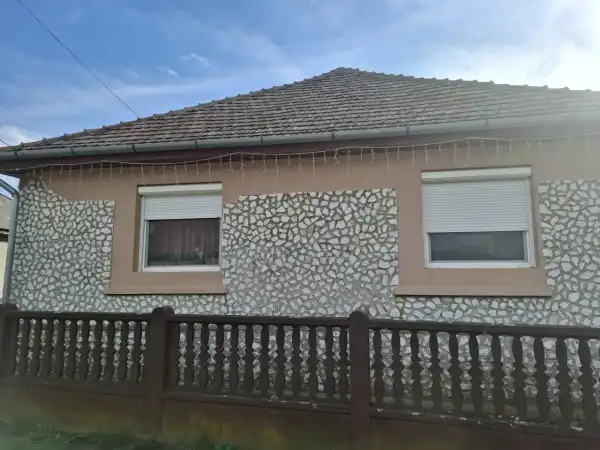 Eladó családi ház, Szikszó 2+1 szoba 104 m² 38 M Ft Eladó családi ház, Szikszó 2+1 szoba 104 m² 38 M Ft